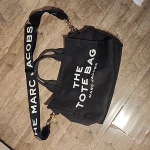 Authentic Medium Marc Jacobs Black and White Tote Bag